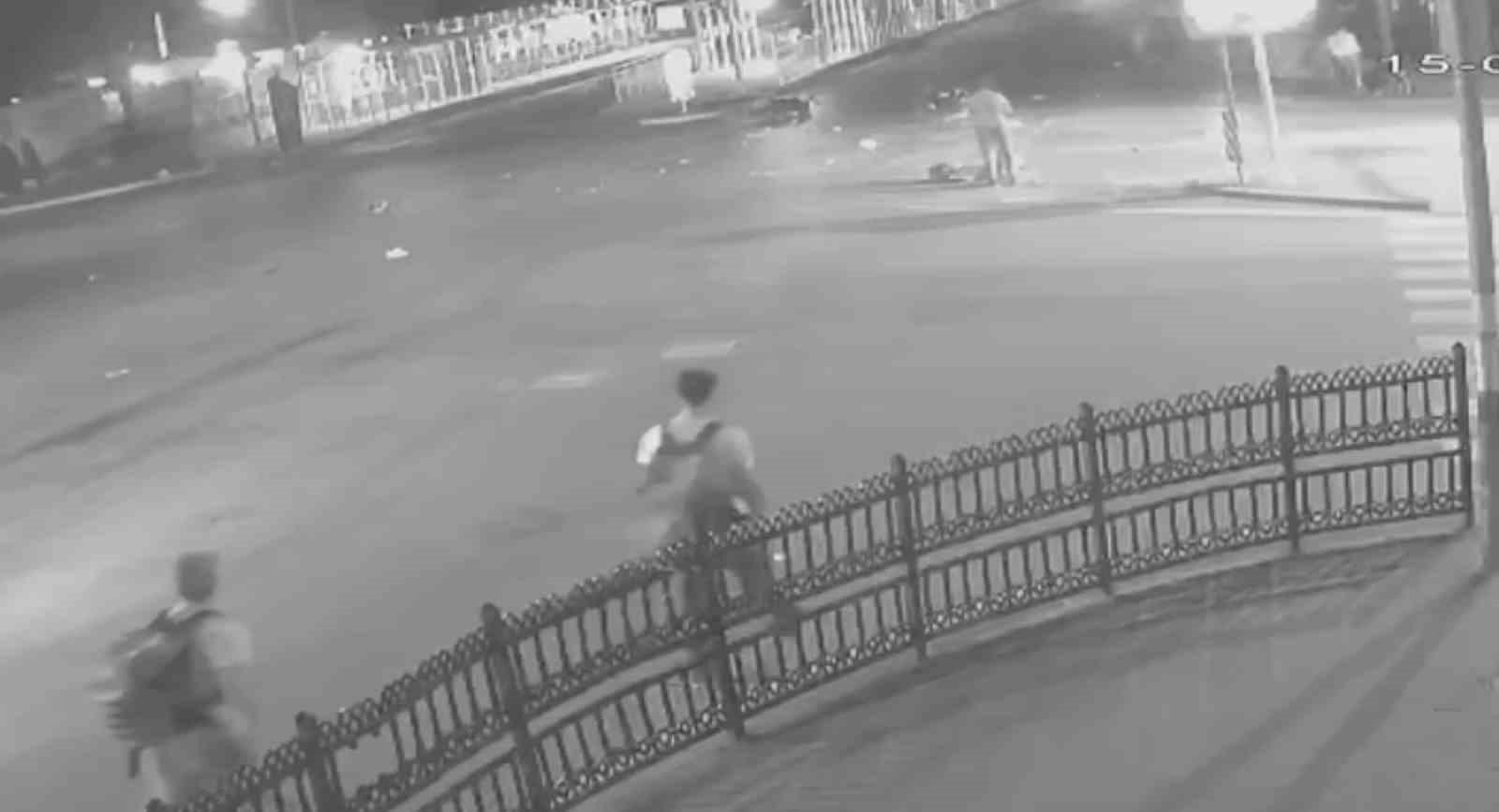Sakarya’da 1 kişinin hayatını kaybettiği kaza anı güvenlik kamerasına yansıdı