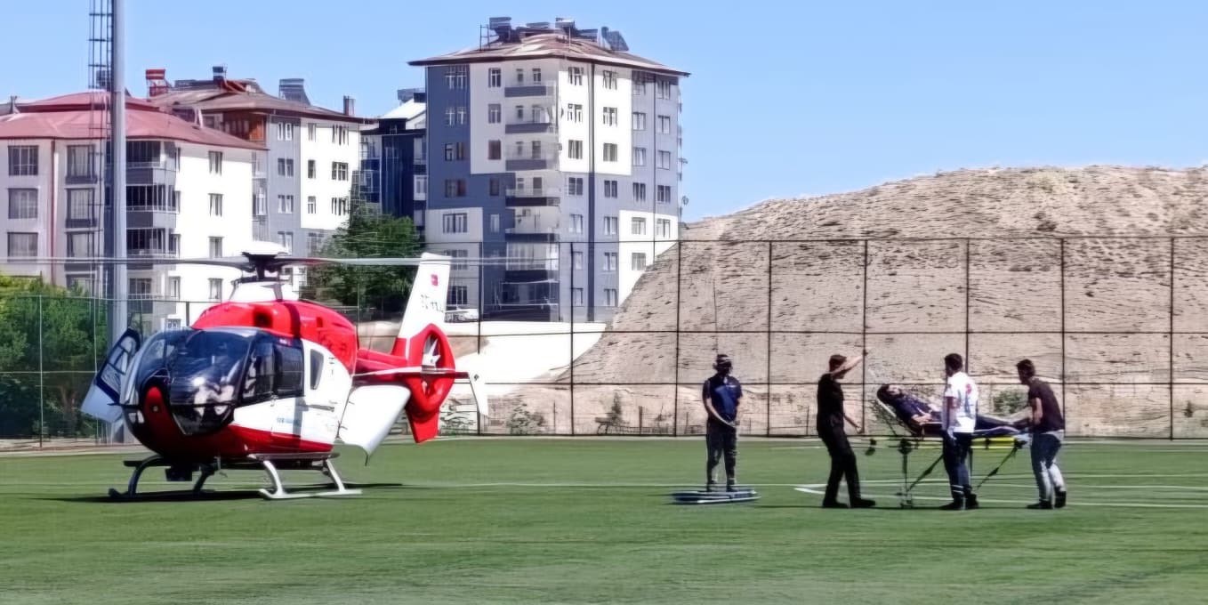 Darende’de mide kanaması geçiren hasta, hava ambulansla Malatya’ya sevk edildi