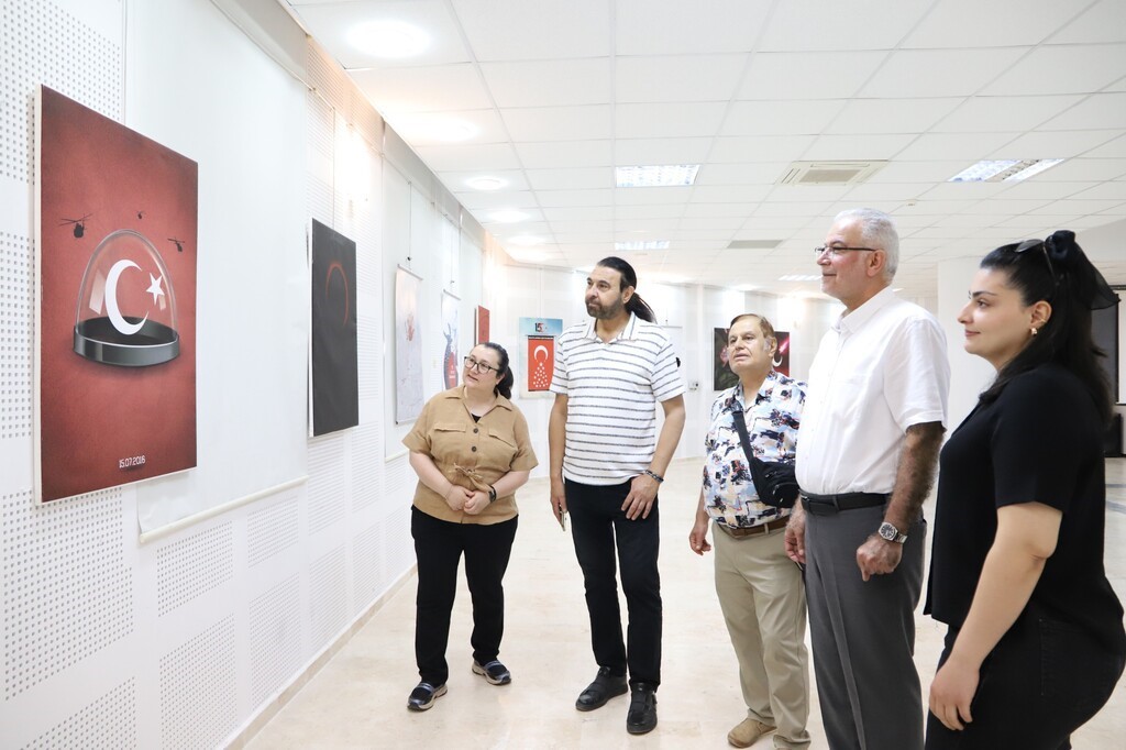 DPÜ’de "Zaferin Adı Türkiye" Poster Sergisi sanatseverlerle buluştu