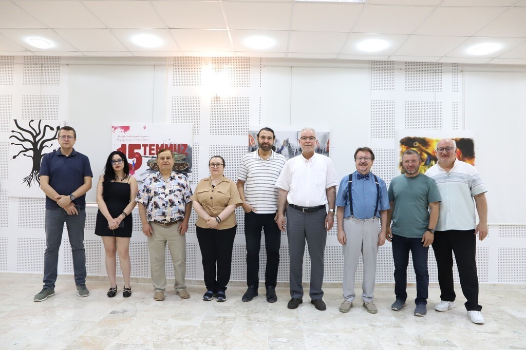 DPÜ’de "Zaferin Adı Türkiye" Poster Sergisi sanatseverlerle buluştu