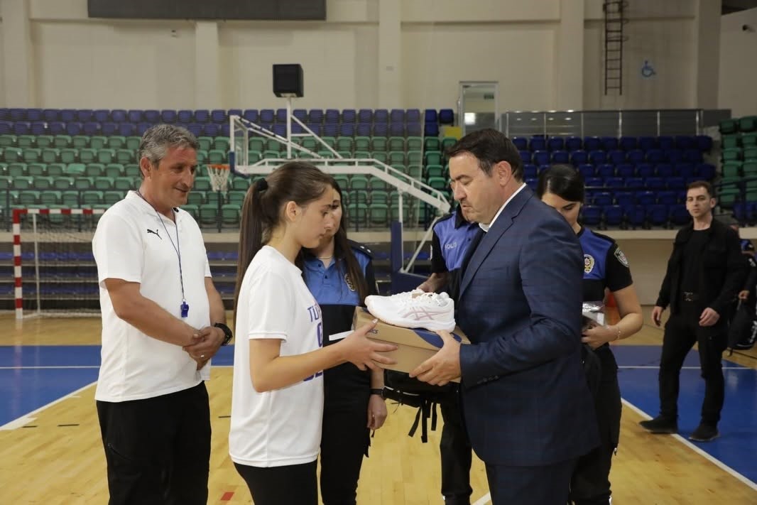 Kütahya’da ÇOGEP projesi kapsamında ’Hentbol Kursu’