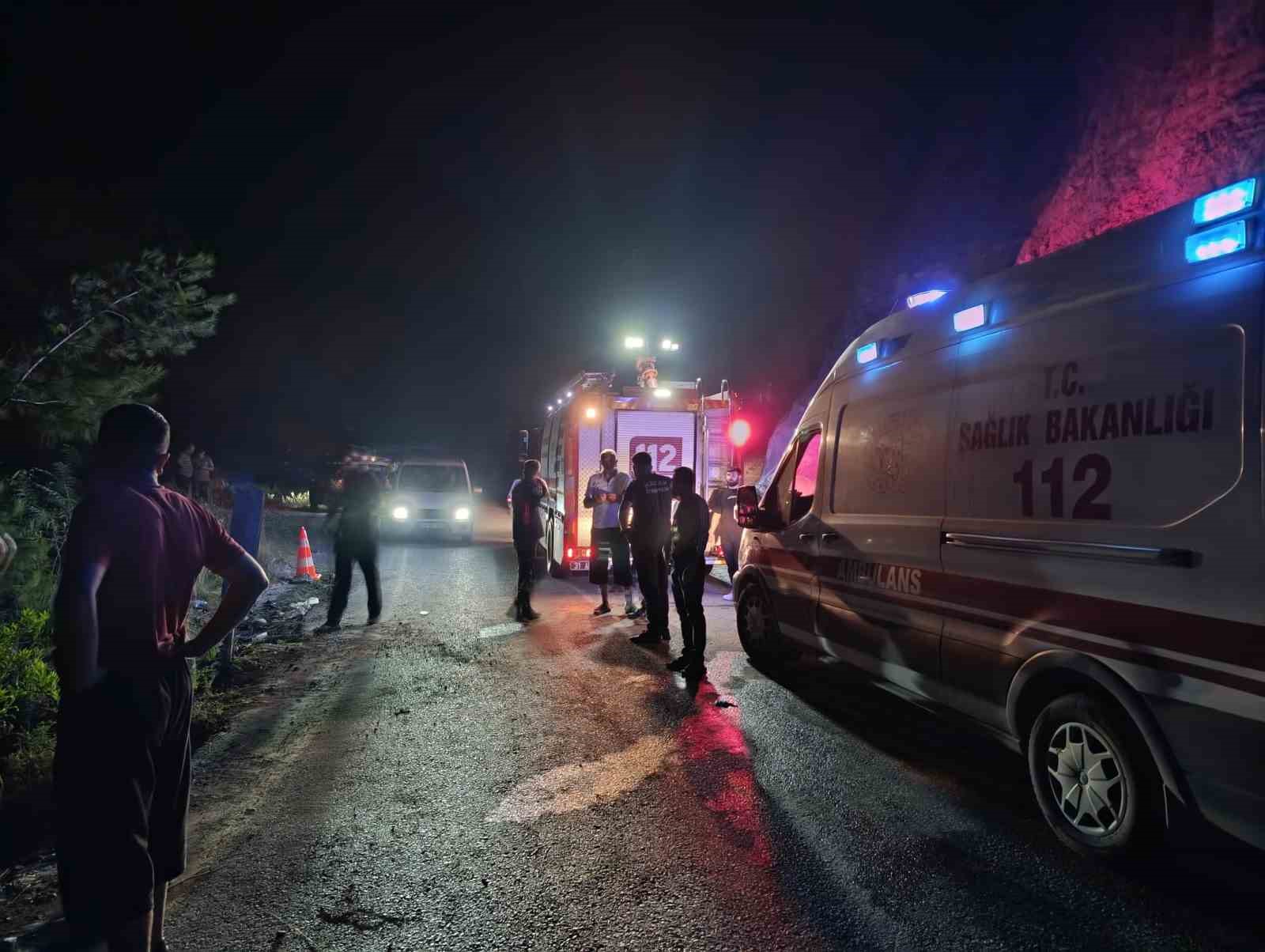 Otomobilde uçurumdan uçtu: anne, baba ve 3 evladı yaralandı