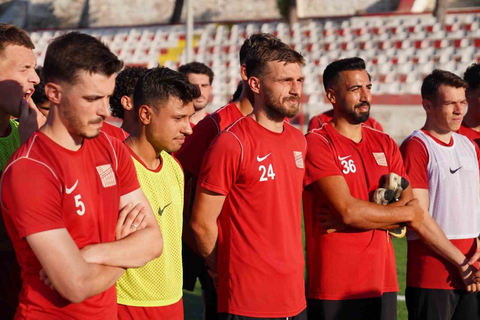 Başkan Ergin’den Ayvalık gücü Belediyespor’a moral ziyareti