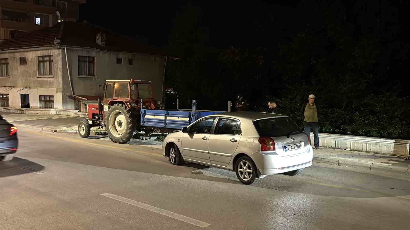 Bolu’da kontrolden çıkan otomobil römorka çarptı