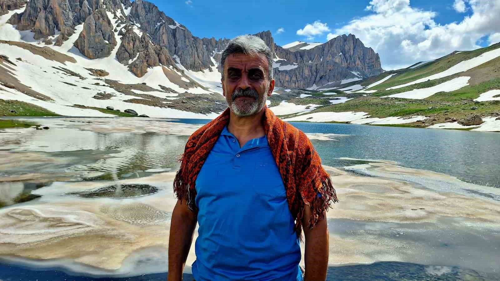 Munzur Dağları’nın zirvesindeki buzul gölleri doğaseverlerin gözdesi oldu