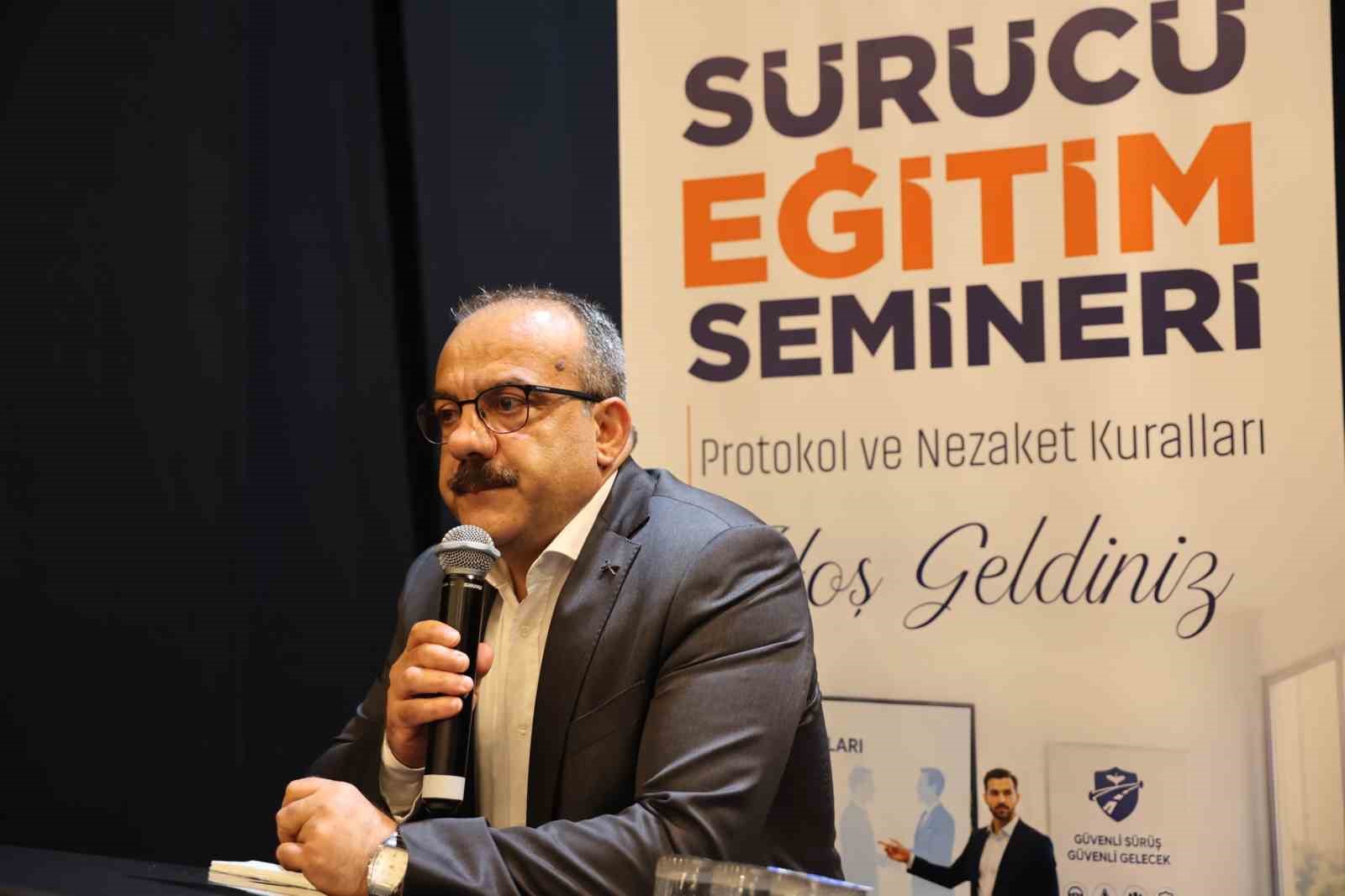 Büyükşehir Belediyesi’nden toplu taşıma personeline eğitim