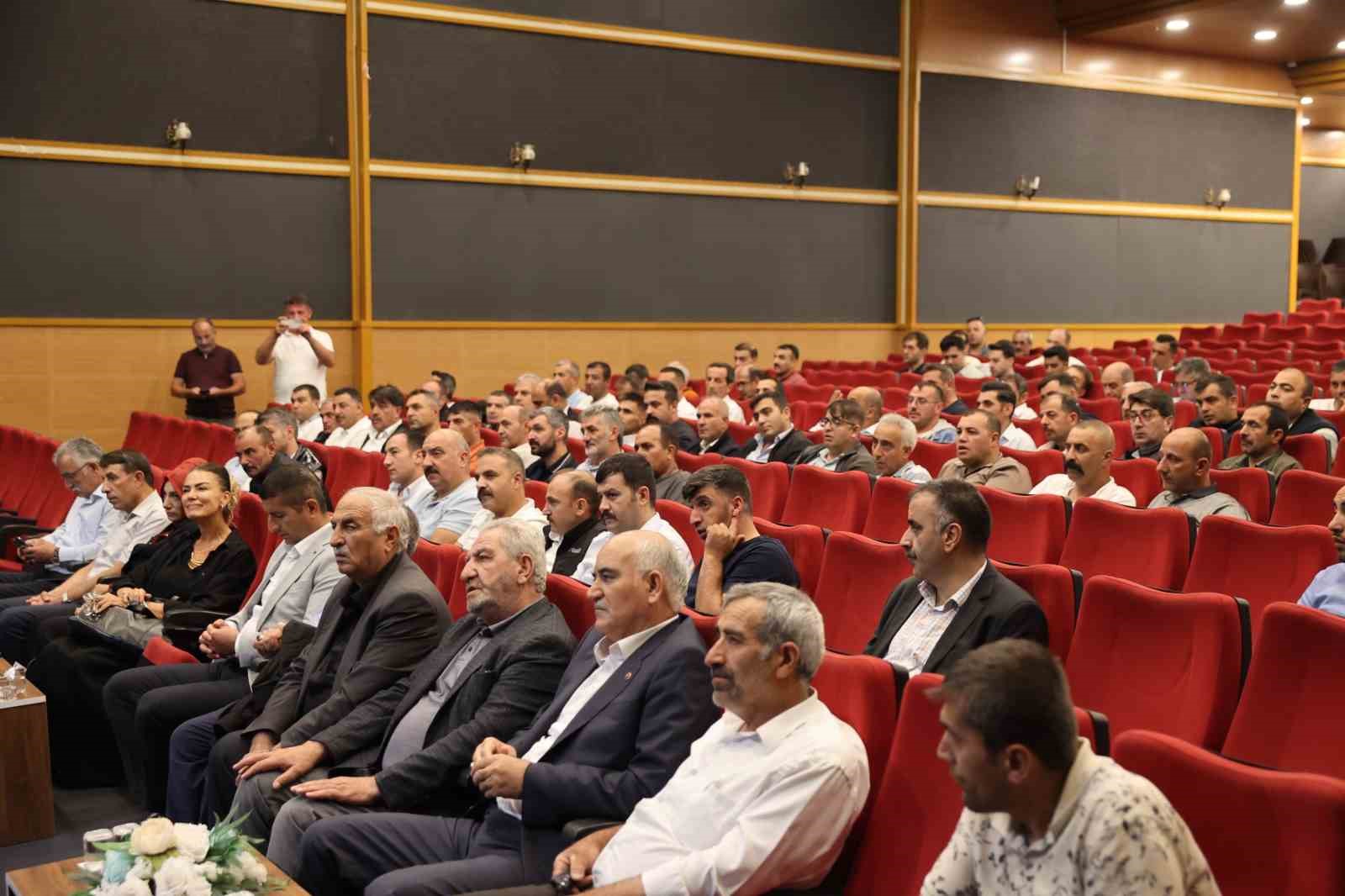 Büyükşehir Belediyesi’nden toplu taşıma personeline eğitim