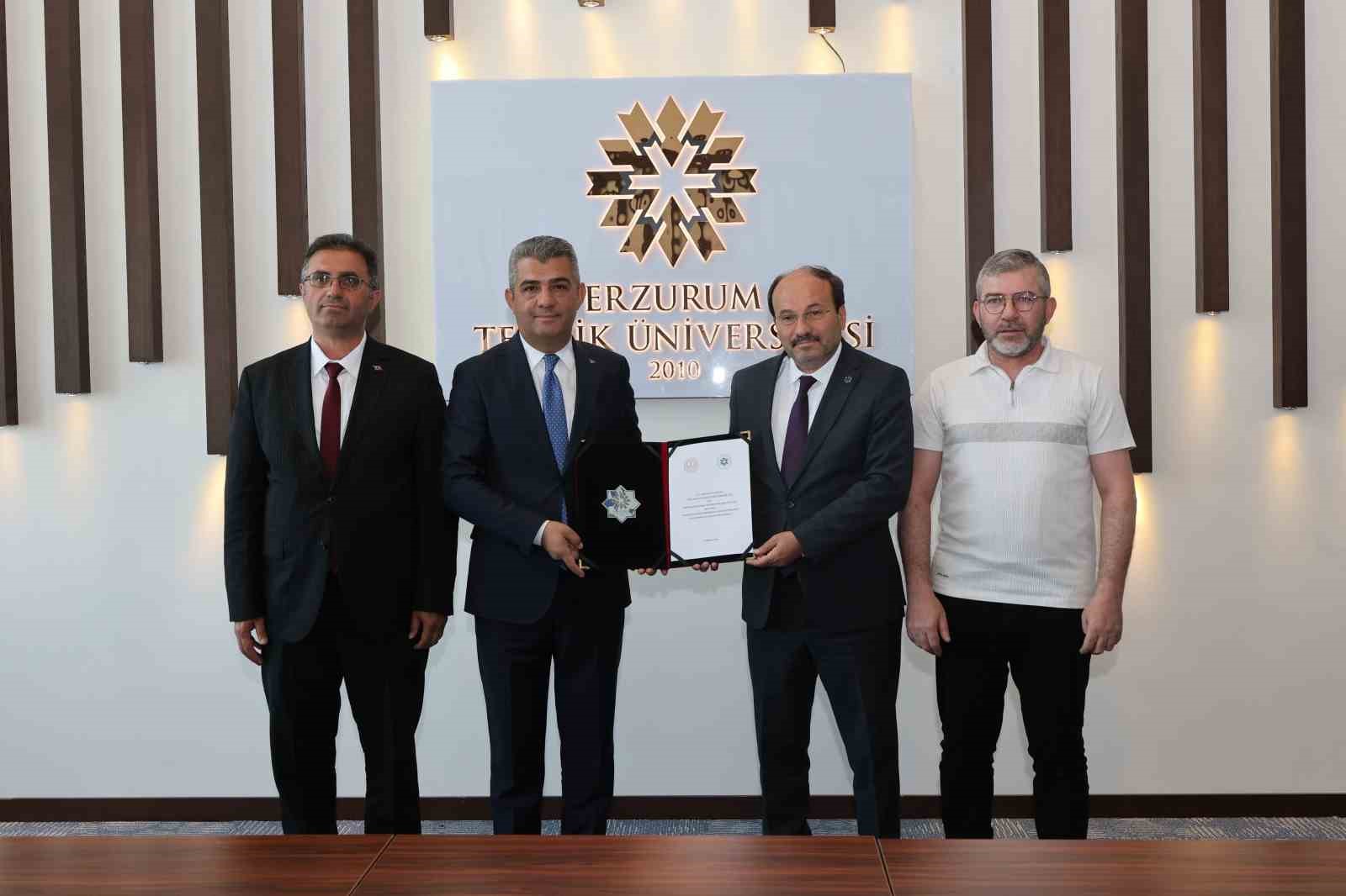 Erzurum Lisesinin köklü tarihi bilimsel bir eserle geleceğe taşınıyor