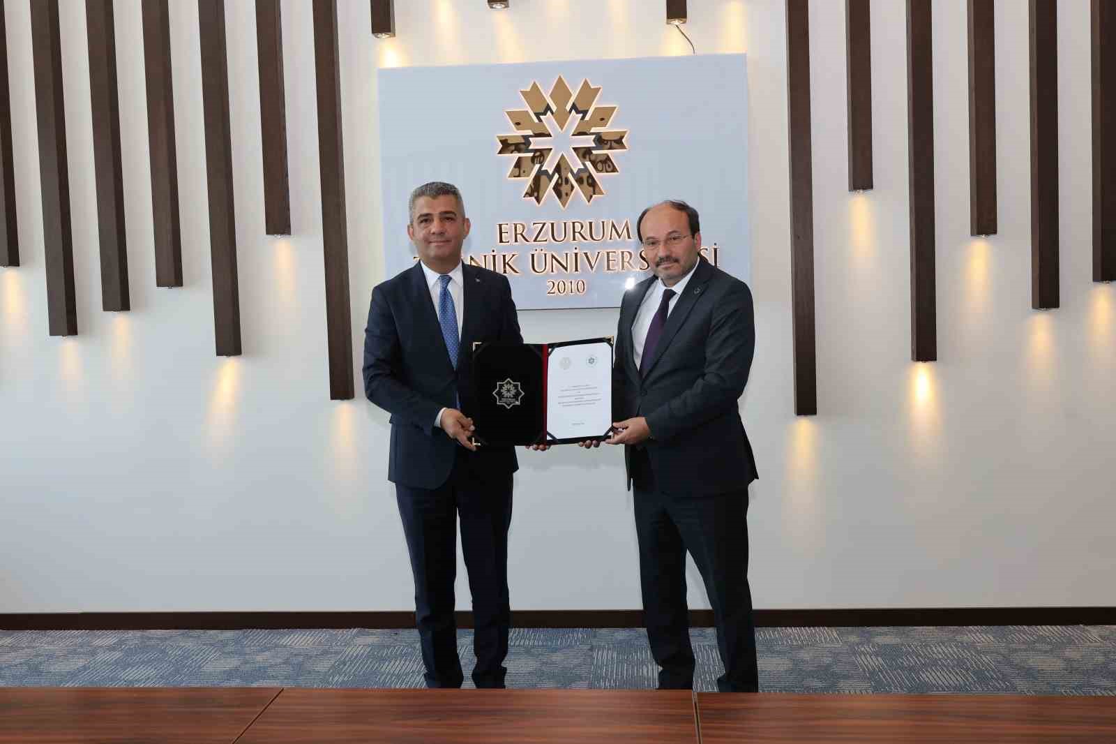 Erzurum Lisesinin köklü tarihi bilimsel bir eserle geleceğe taşınıyor