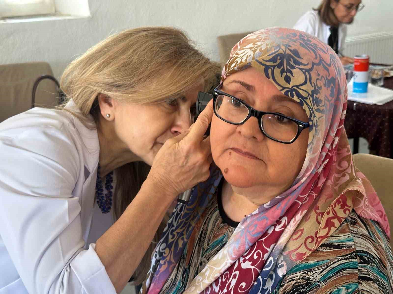 Uzmanların köylerde yaptığı işitme testlerinden renkli görüntüler ortaya çıktı