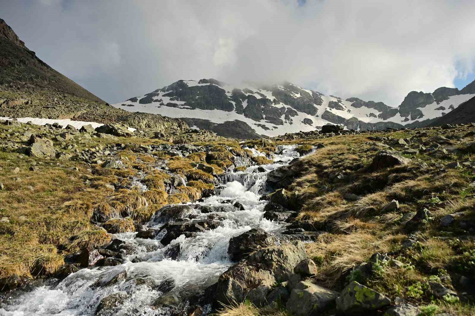 3 bin 149 metrede saklı hüzün: Bir tabur askerin göl altındaki şehadet hikayesi