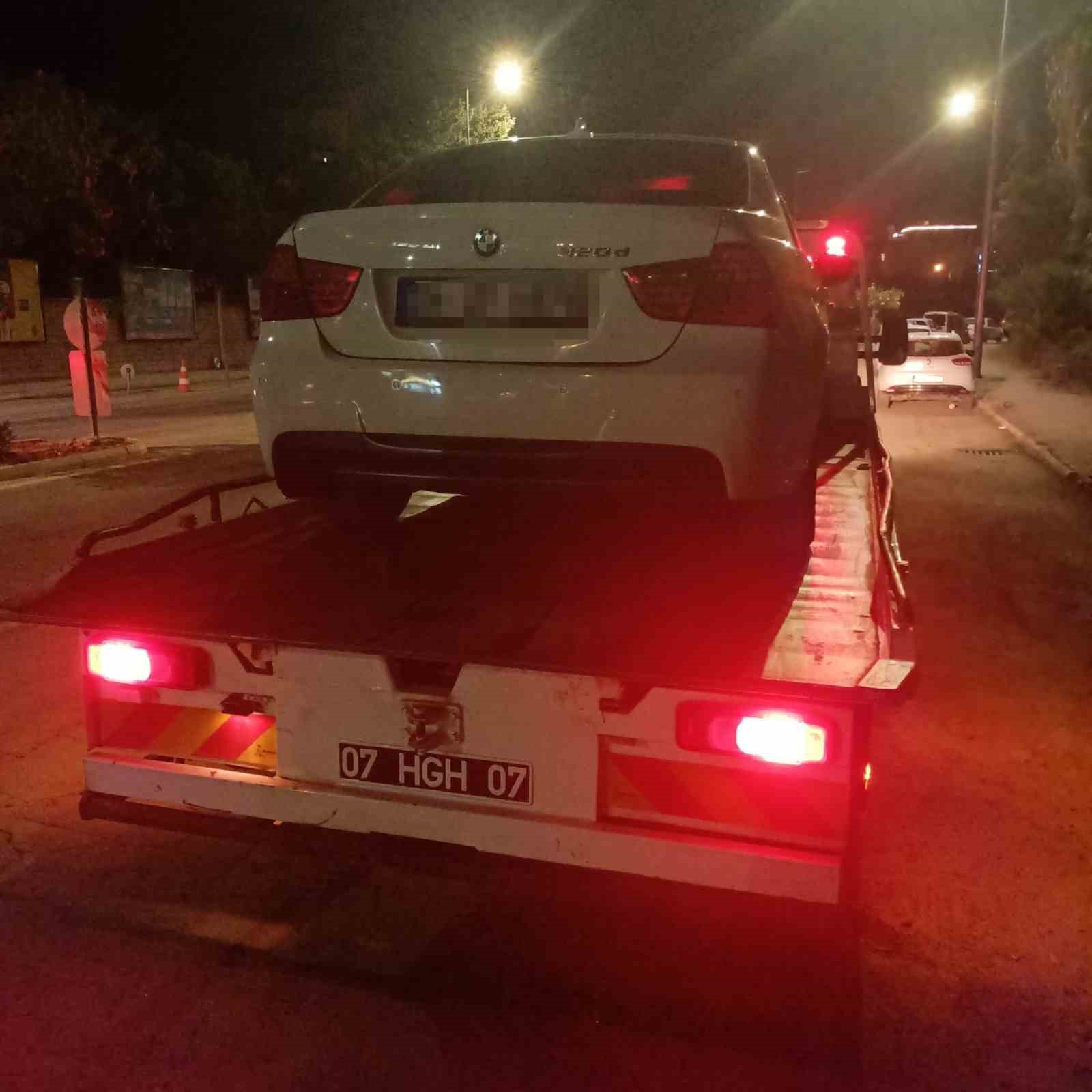 Alanya’da itfaiyeye yol vermeyen otomobil sürücüsüne 46 bin TL ceza
