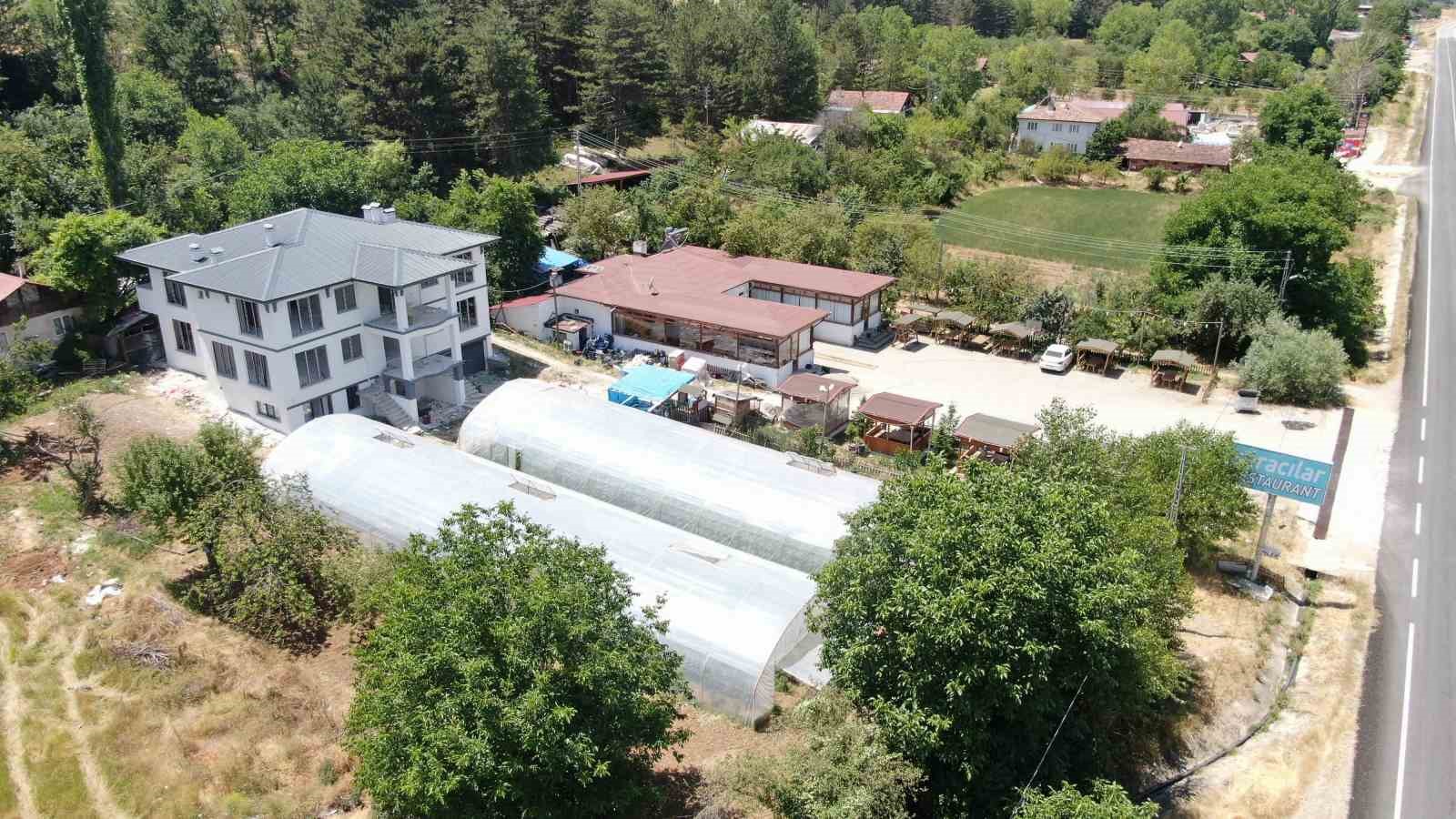 Devlet destekledi, anne ve kızı azimle başardı: 11 yıldır köydeki restoranda damakları şenlendiriyorlar