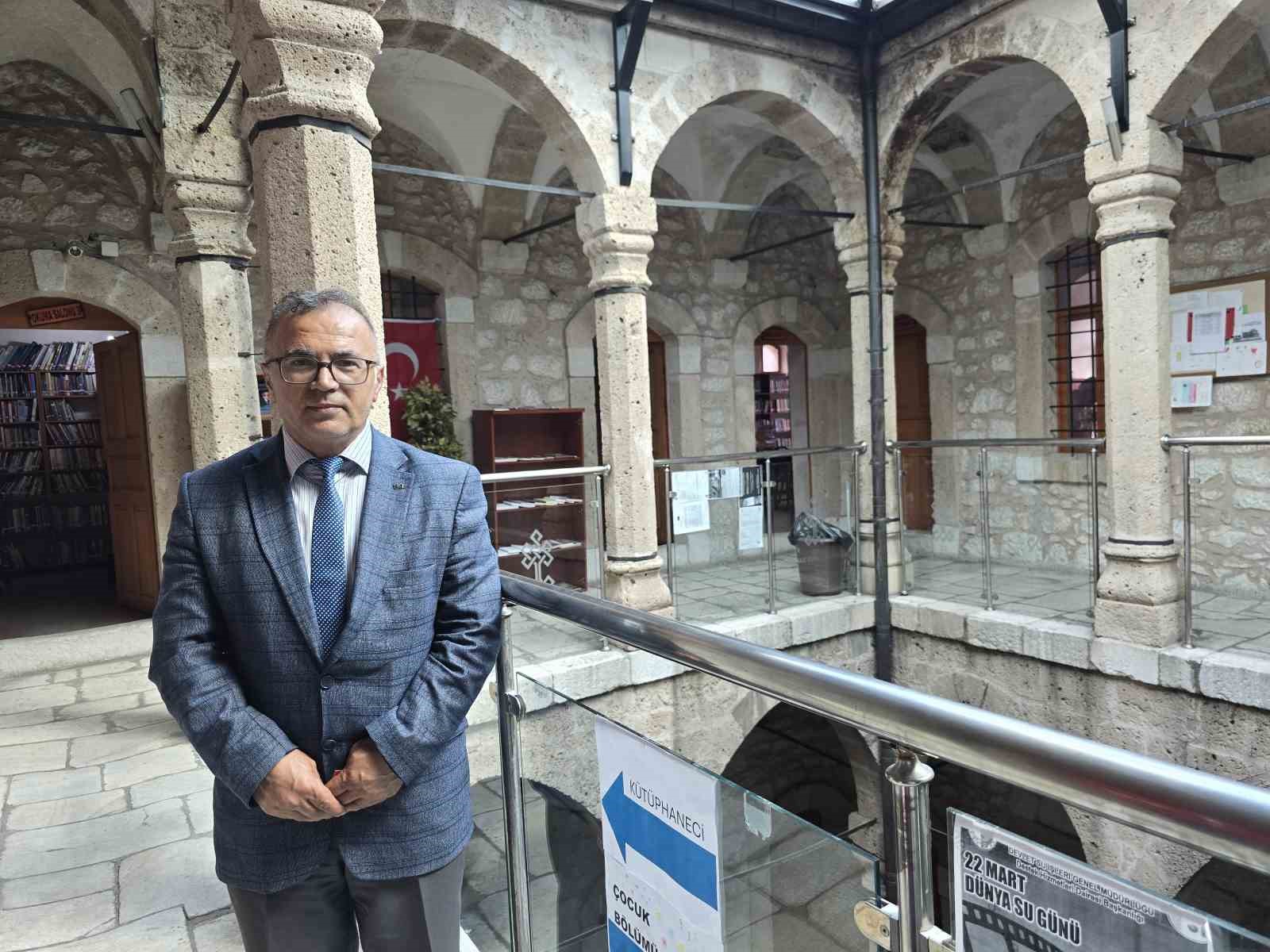 Eskiden cezaeviydi şimdi ise 36 bin kitaplık bir bilgi yuvası