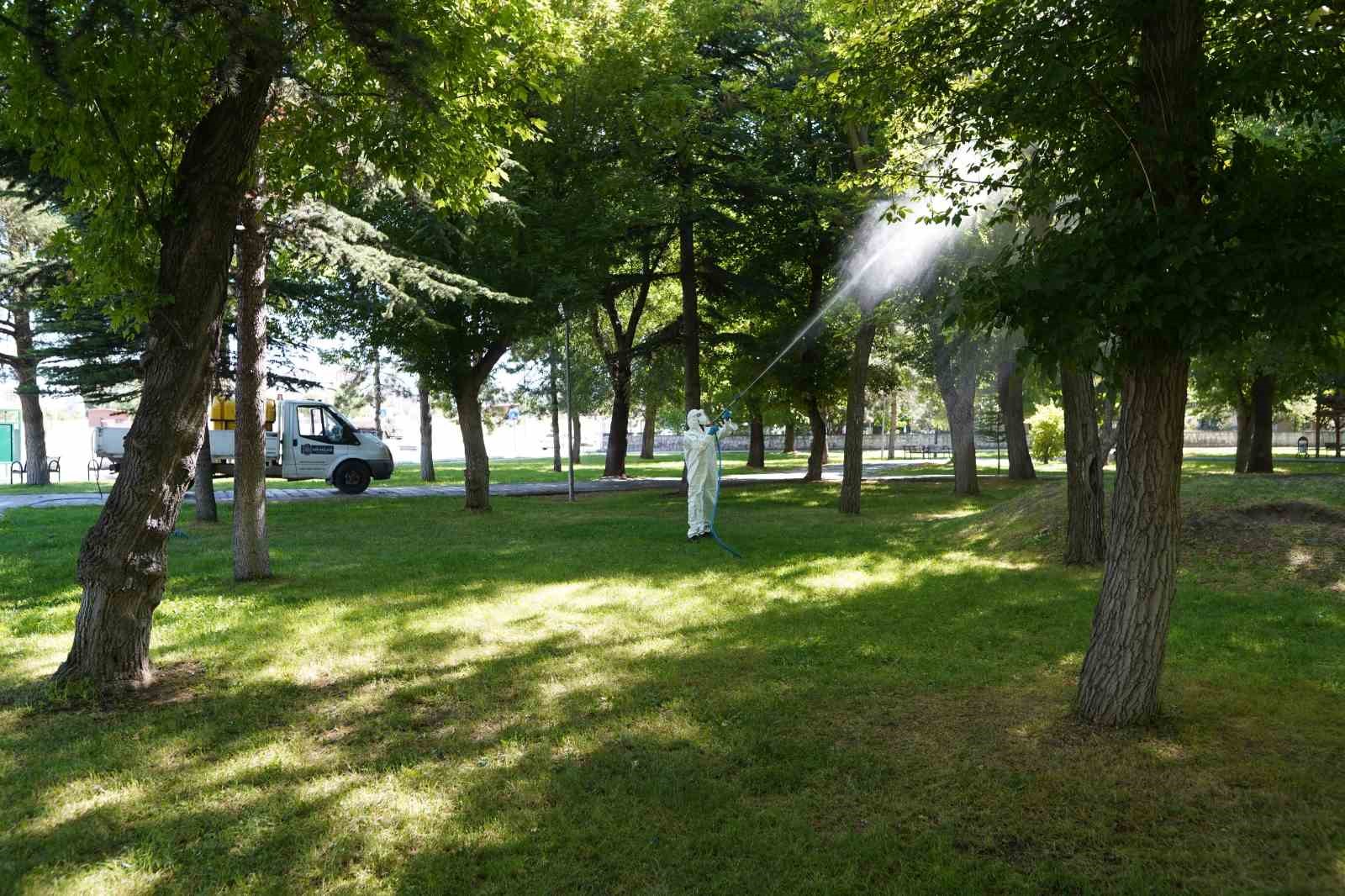 Melikgazi’de 58 mahallede ilaçlama çalışmaları devam ediyor