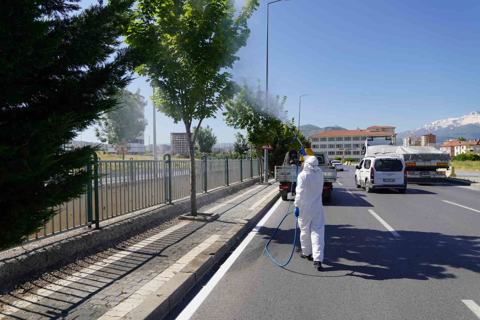 Melikgazi’de 58 mahallede ilaçlama çalışmaları devam ediyor