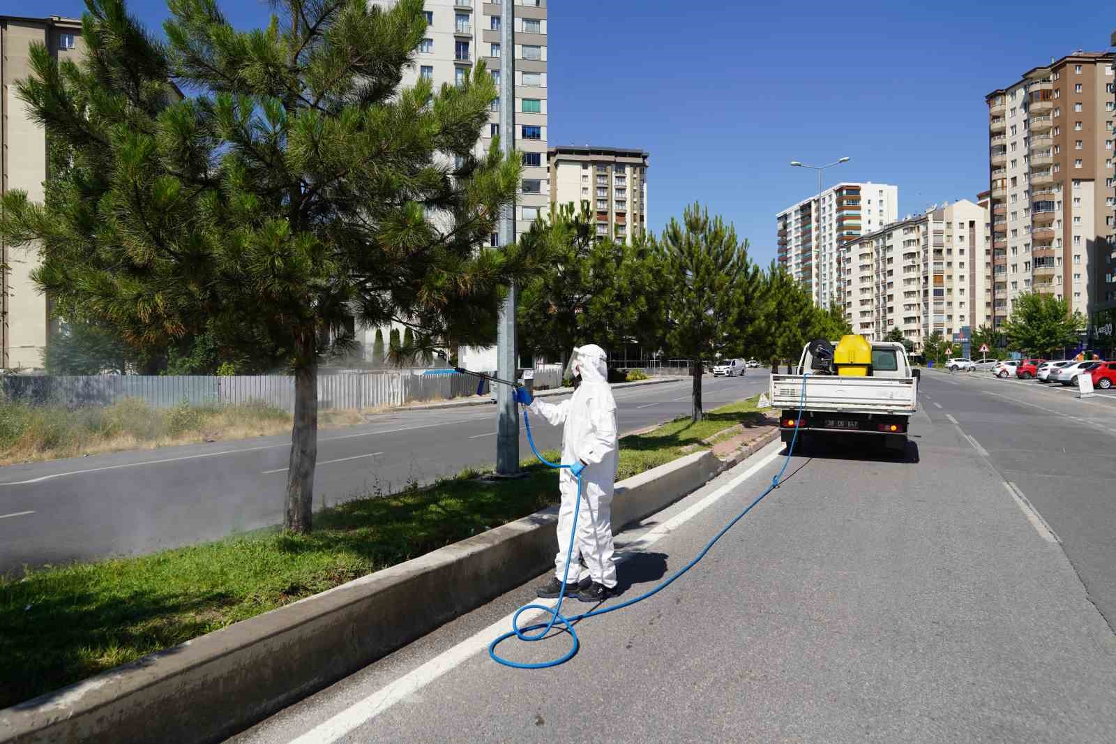 Melikgazi’de 58 mahallede ilaçlama çalışmaları devam ediyor