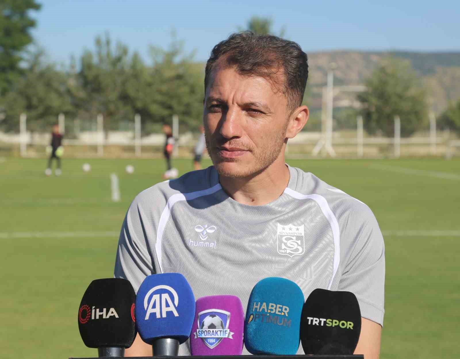 Ziya Erdal: "Sivasspor’u hak ettiği yere taşıyacağız"