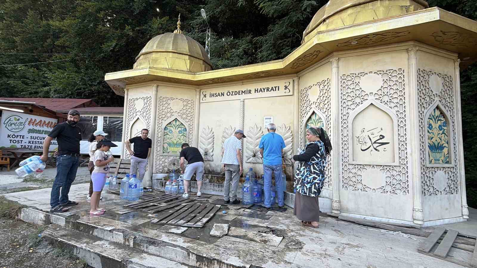 Bu su için şehir dışından geliyorlar