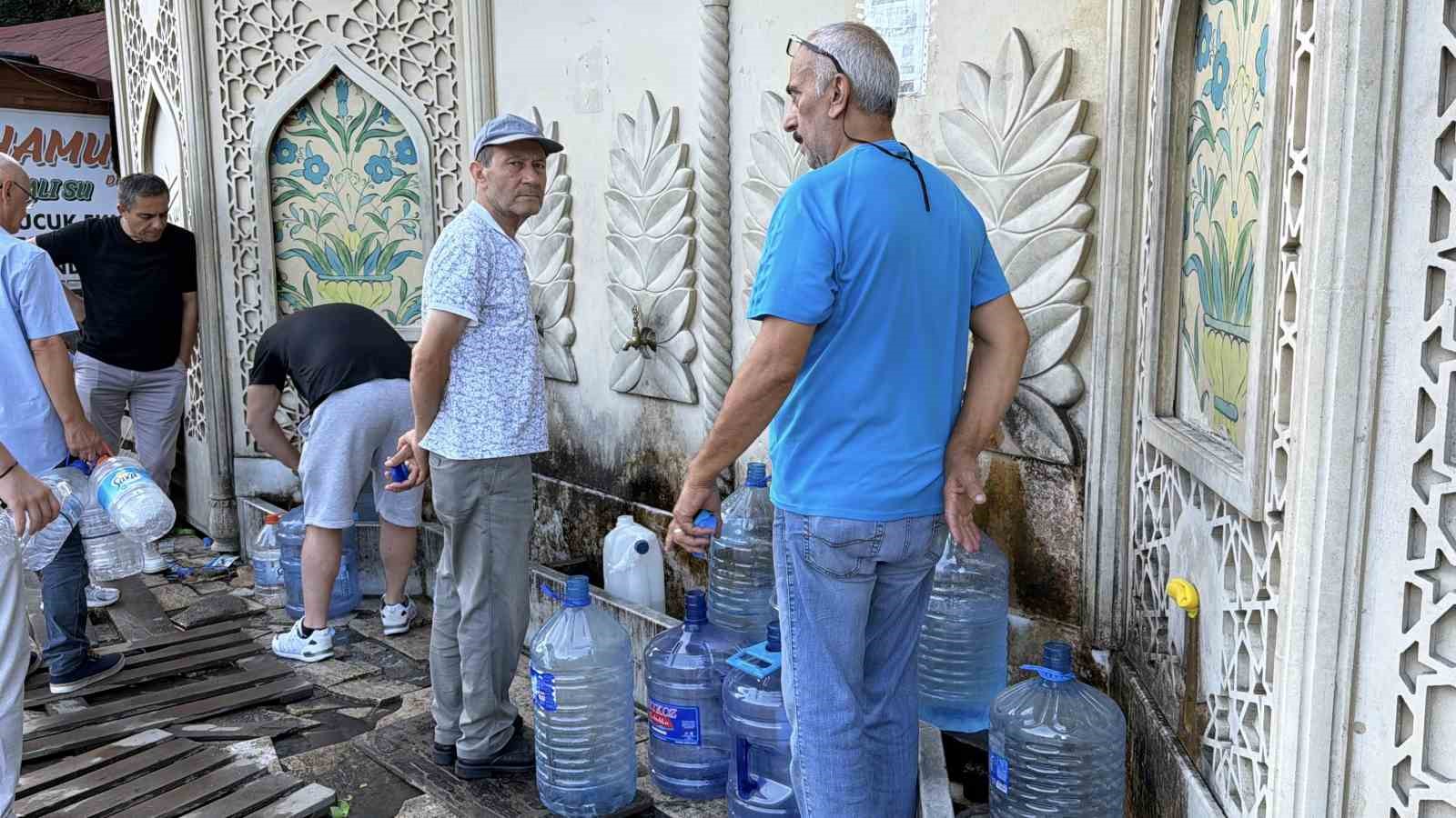 Bu su için şehir dışından geliyorlar
