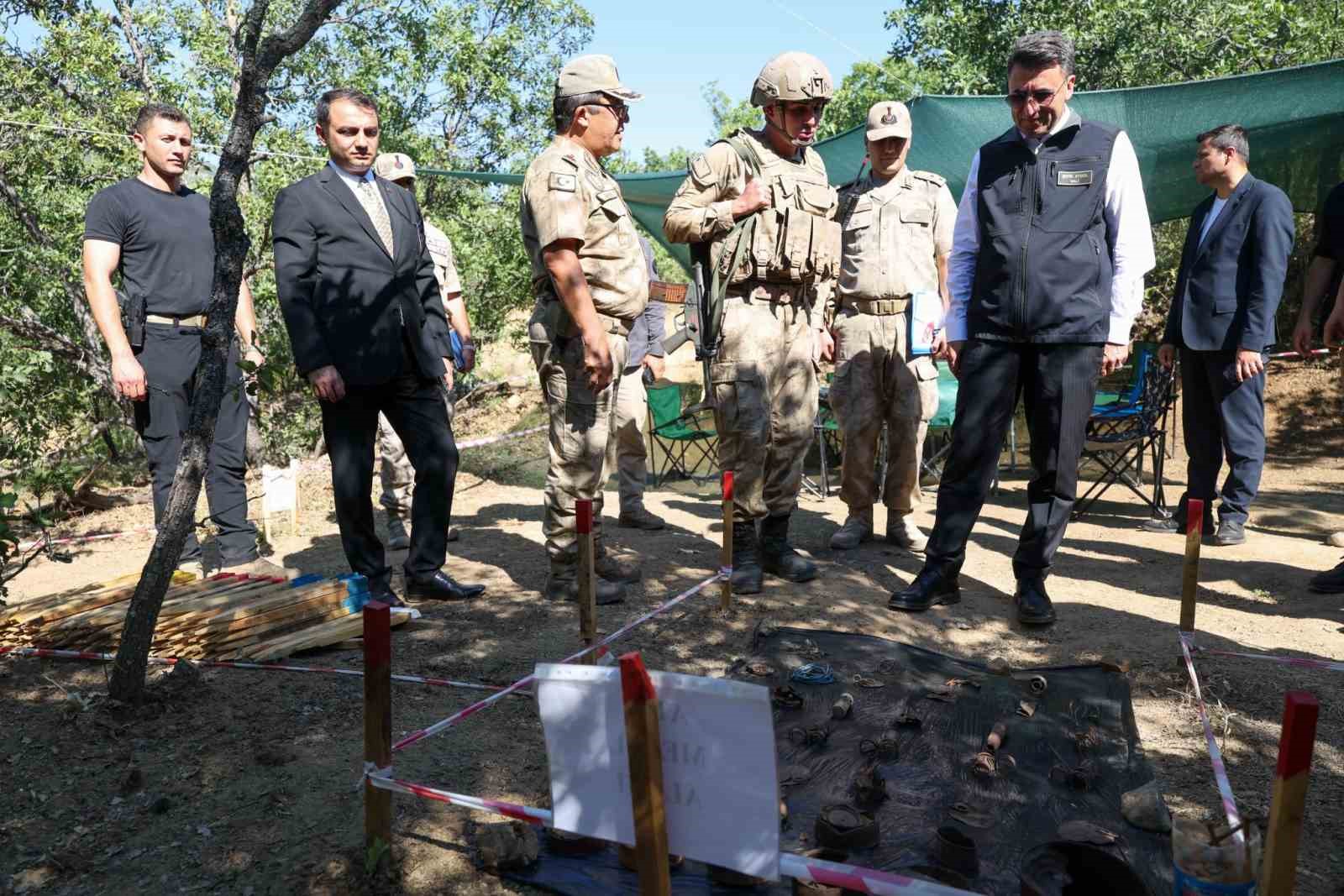 Terörsüz Türkiye ile Tunceli’de mayınlı araziler üretime kazandırılıyor
