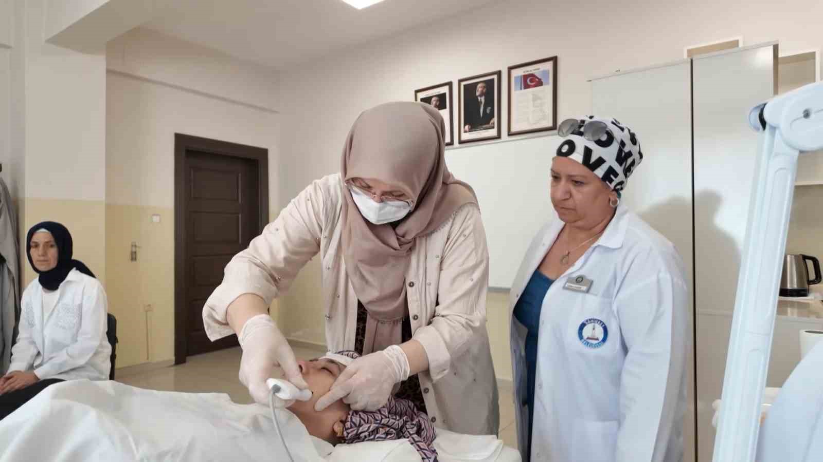 Şahinbey’de güzellik kurslarına yoğun ilgi