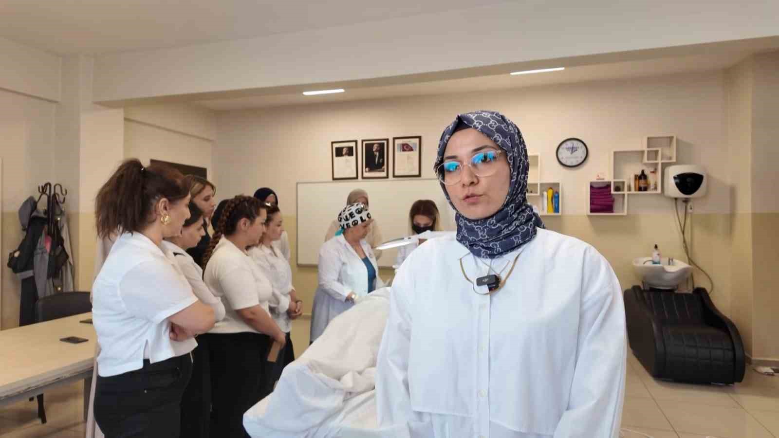 Şahinbey’de güzellik kurslarına yoğun ilgi