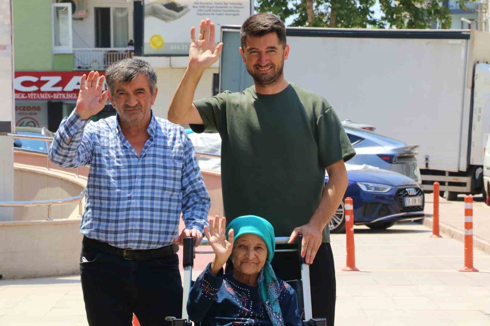 Yıllar önce bir hastaya can olur diye yaptığı bağış annesinin hayatını kurtardı