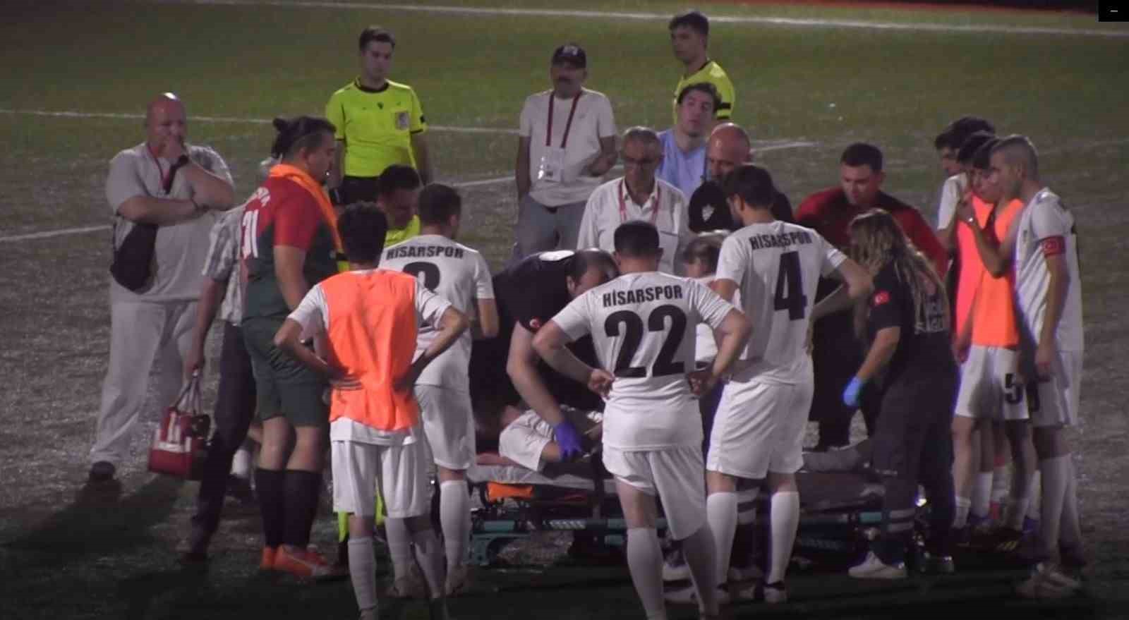 Denizli’de rakibiyle çarpışan futbolcu hastaneye götürüldü