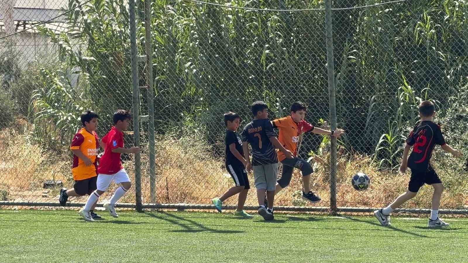 Hafızlık öğrencileri yeşil sahada moral depoladı