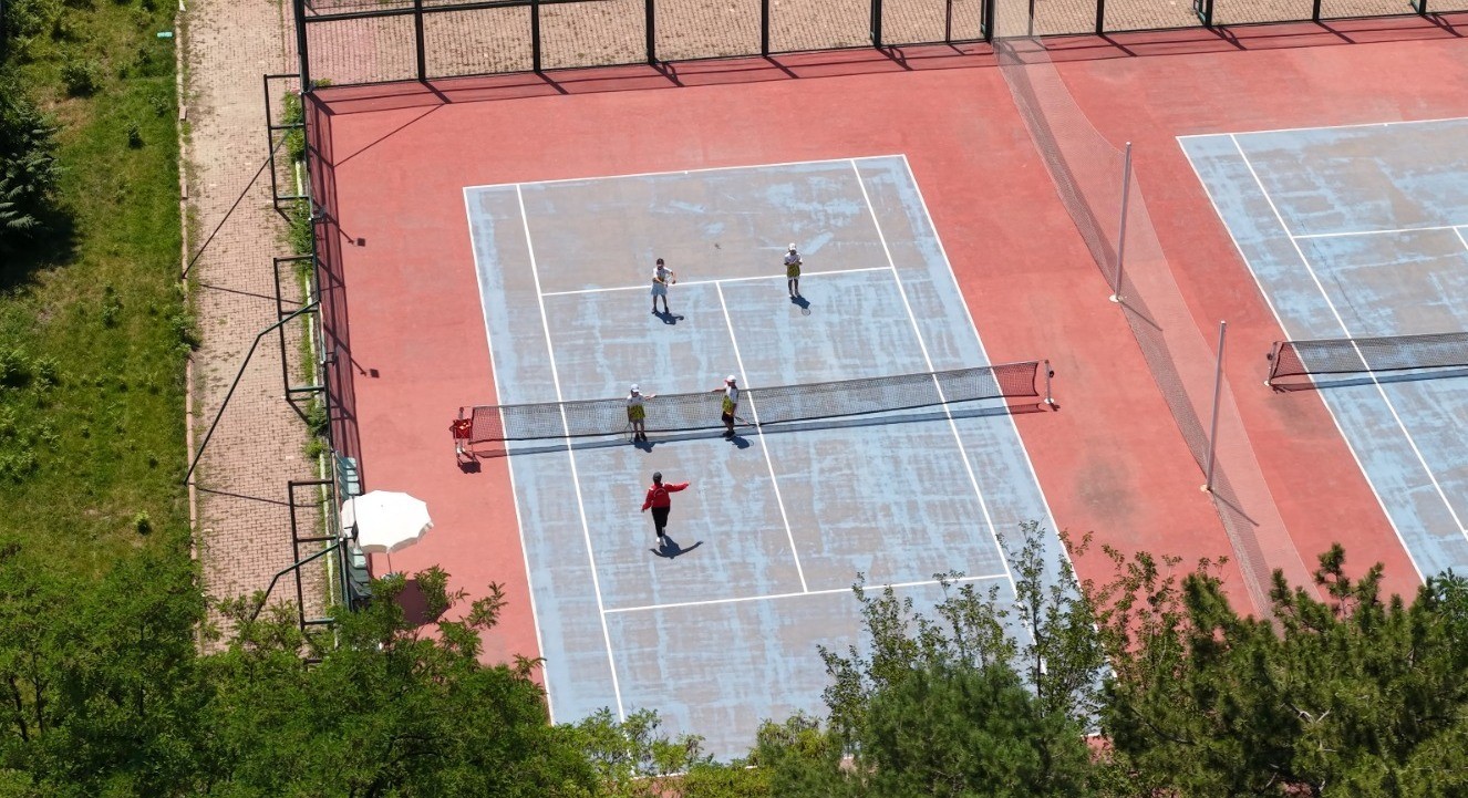 Yaz Spor Okulları’nda 10 bin 500 çocuk sporla buluştu