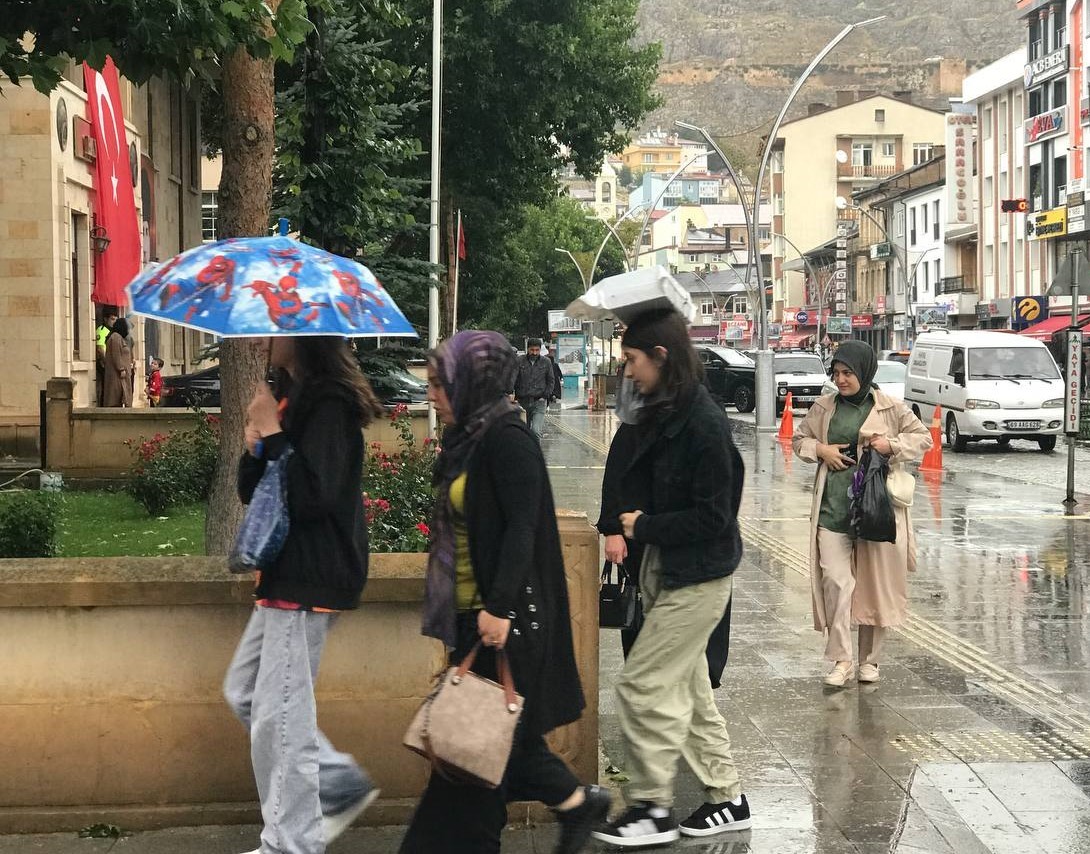 Bayburt’ta gök gürültülü sağanak yağış bekleniyor