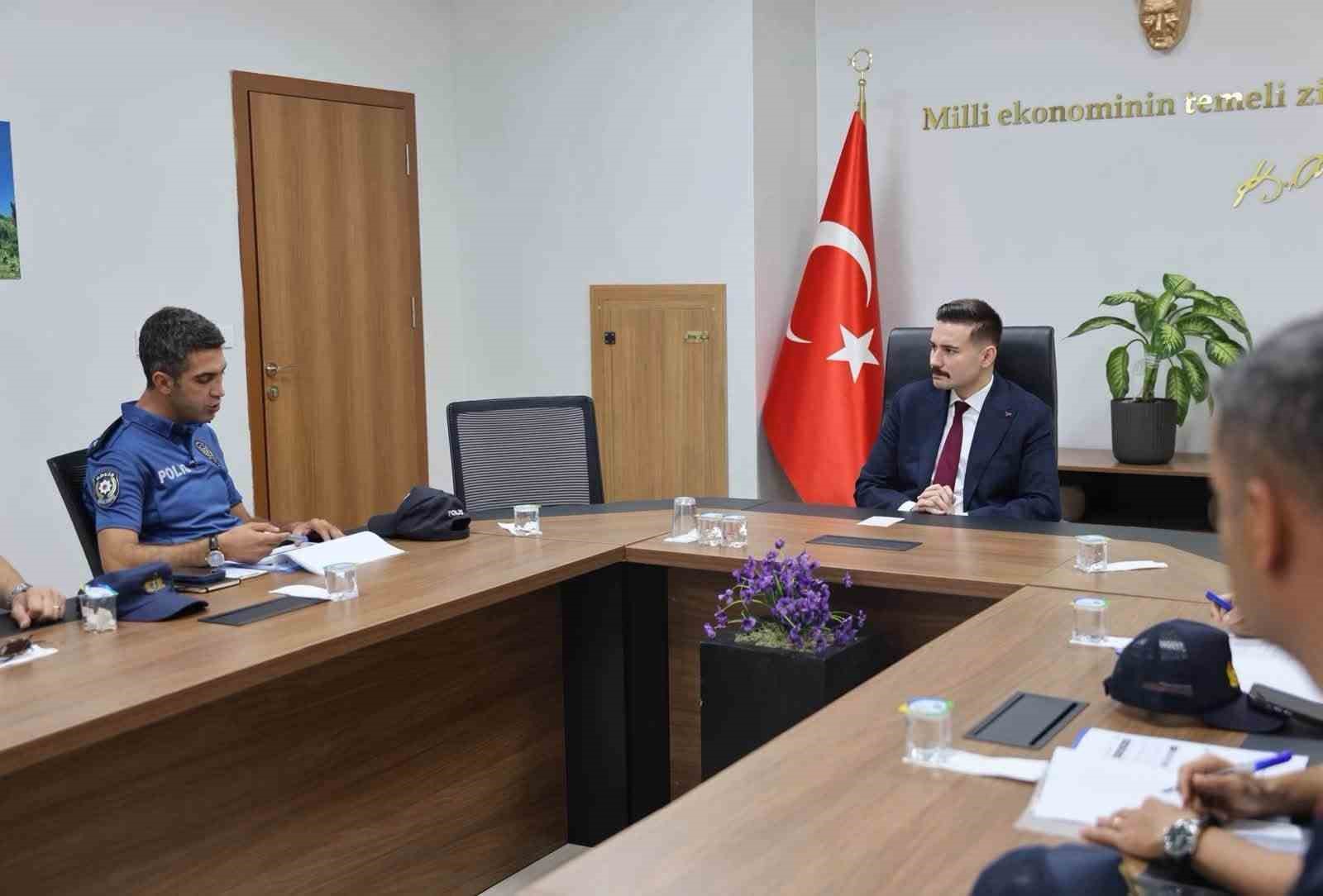 Gökçeada’da turizm sezonu için Genişletilmiş Güvenlik ve Asayiş Toplantısı gerçekleştirildi