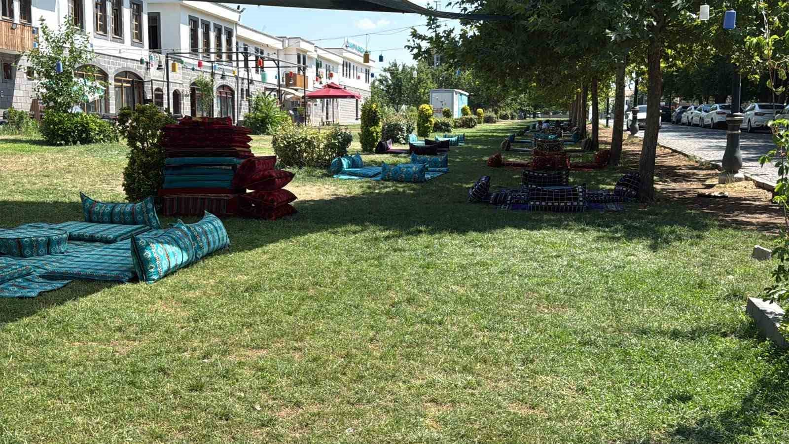 Sıcaklık arttı, Diyarbakır’da tarihi mekanlar boş kaldı