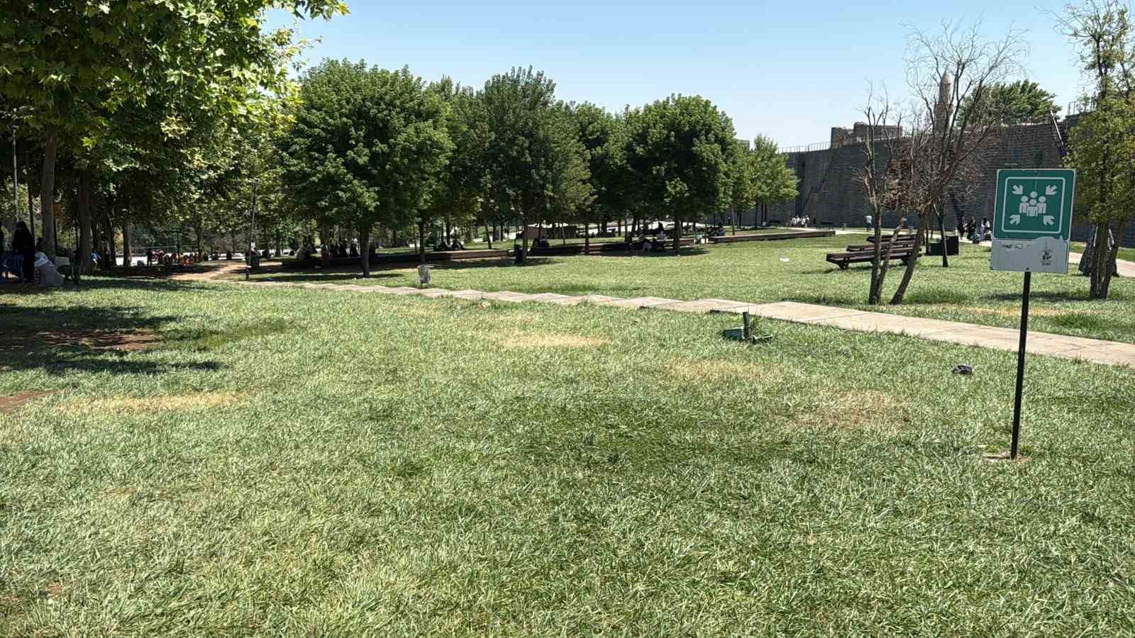 Sıcaklık arttı, Diyarbakır’da tarihi mekanlar boş kaldı