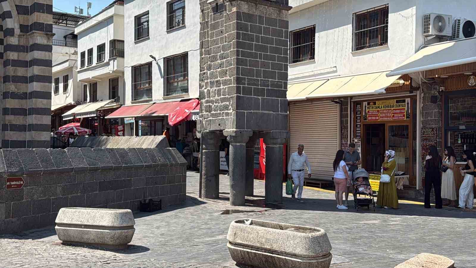 Sıcaklık arttı, Diyarbakır’da tarihi mekanlar boş kaldı