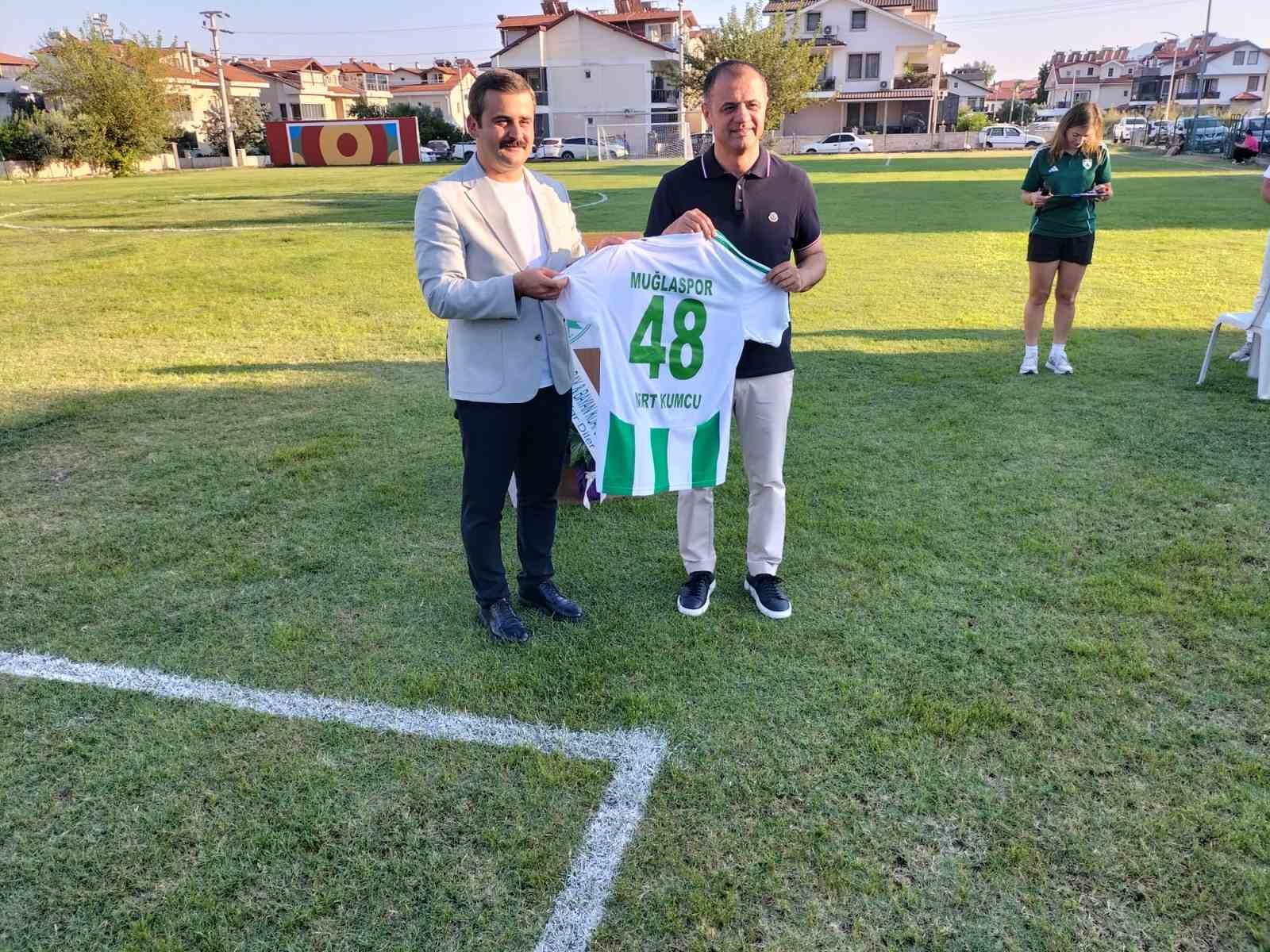 Köyceğiz Muğlaspor Futbol Okulu törenle açıldı