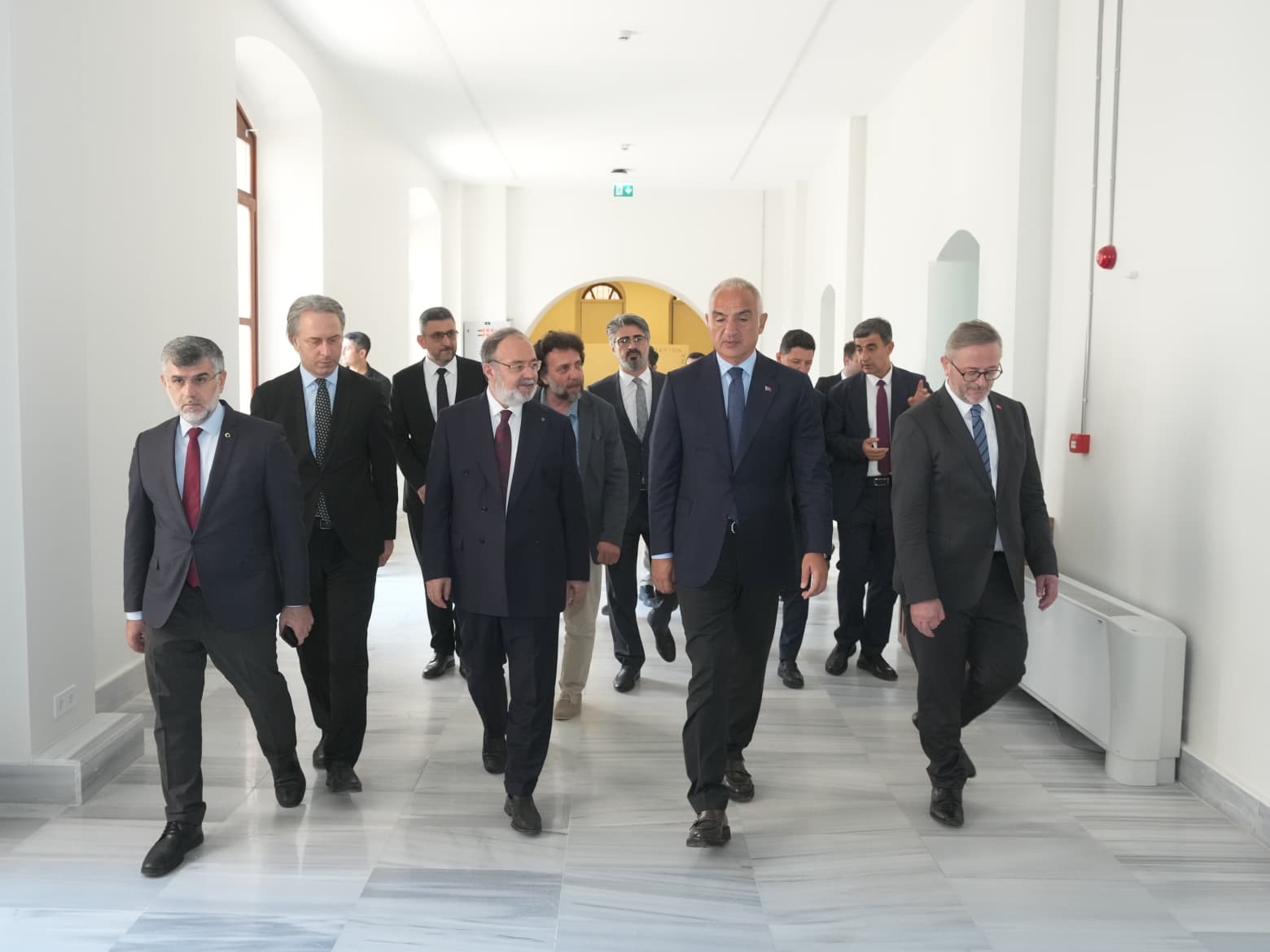 Bakan Ersoy: "Medeniyet birikimimizi ilimle buluşturan çalışmaları memnuniyetle takip ediyoruz"