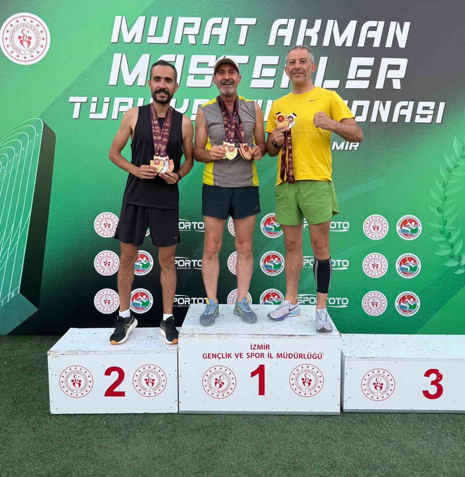 Denizlili master atletler, İzmir’de 9 madalya ile döndü