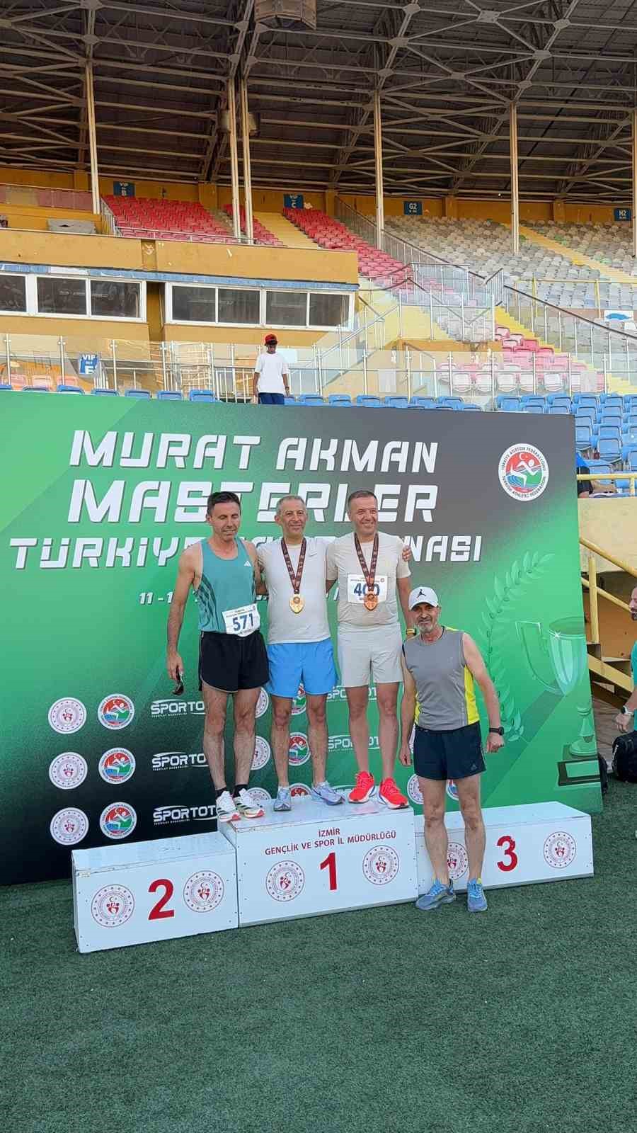 Denizlili master atletler, İzmir’de 9 madalya ile döndü