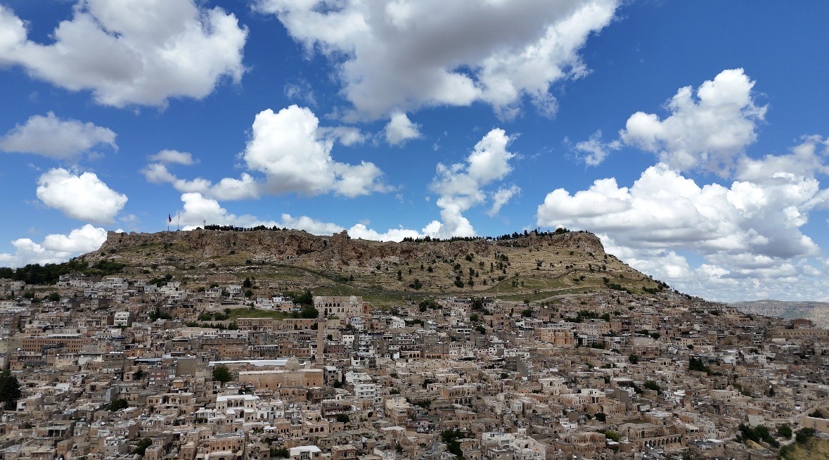 Mardin’de 100 öğrenciye 5 gün ücretsiz otel konaklama desteği