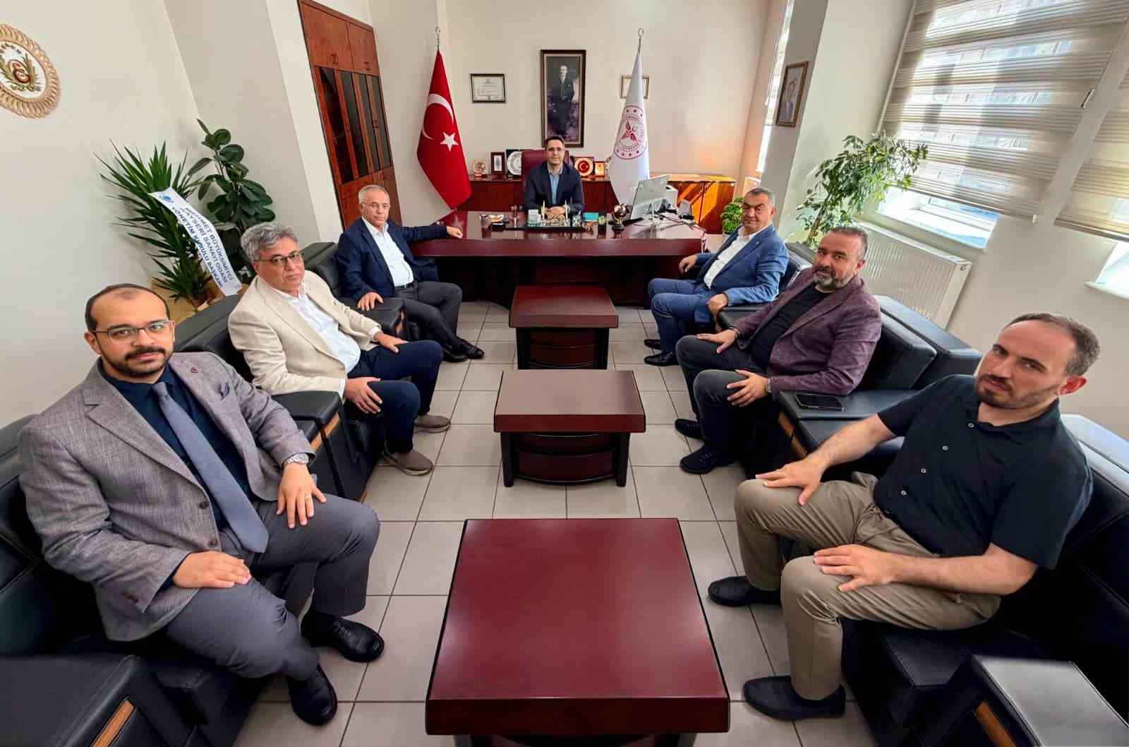 Kayseri Devlet Hastanesi’nde sağlık hizmetleri ile sanayi kuruluşları arasındaki iş birliği görüşüldü