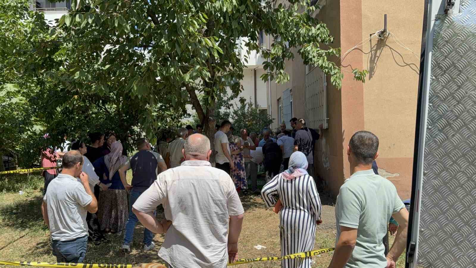 Samsun’da pencereden düşen 16 yaşındaki çocuk hayatını kaybetti