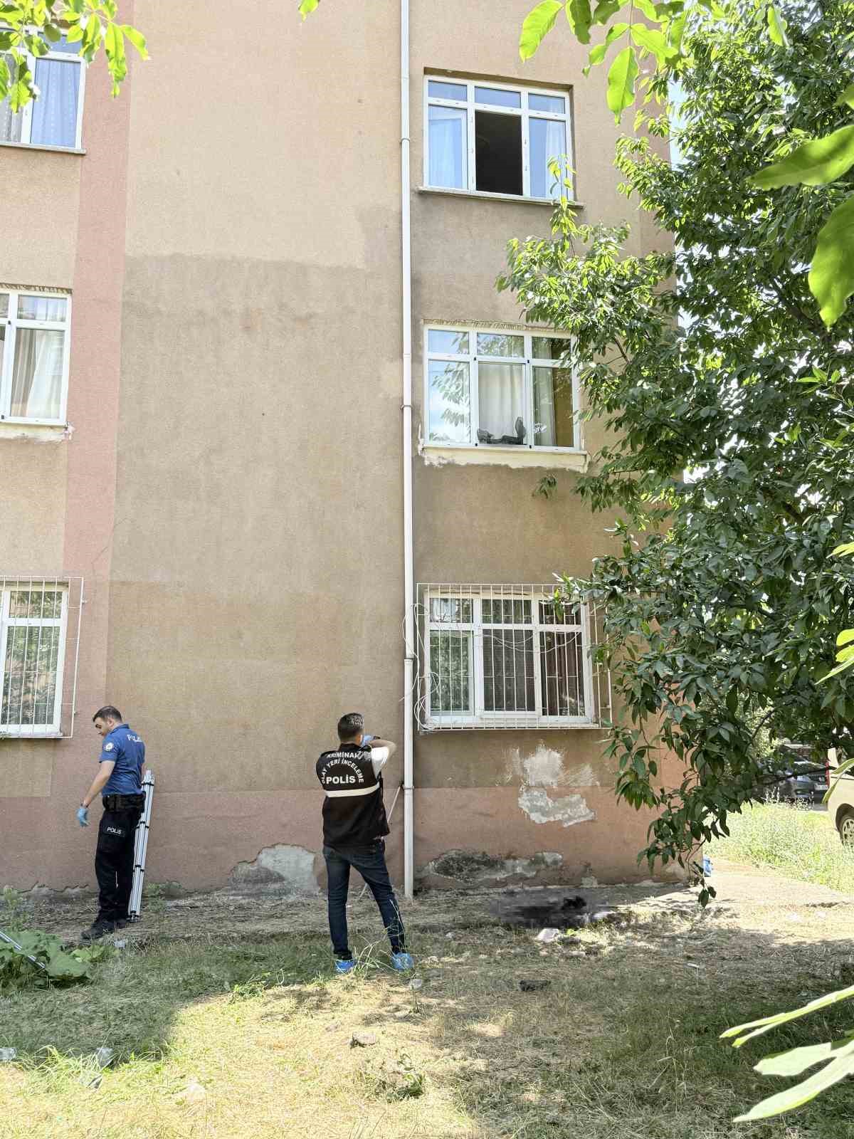 Samsun’da pencereden düşen 16 yaşındaki çocuk hayatını kaybetti