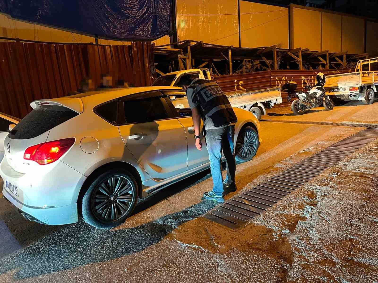 Manisa’da dev narko uygulaması: 15 bin 956 içimlik uyuşturucu ele geçirildi