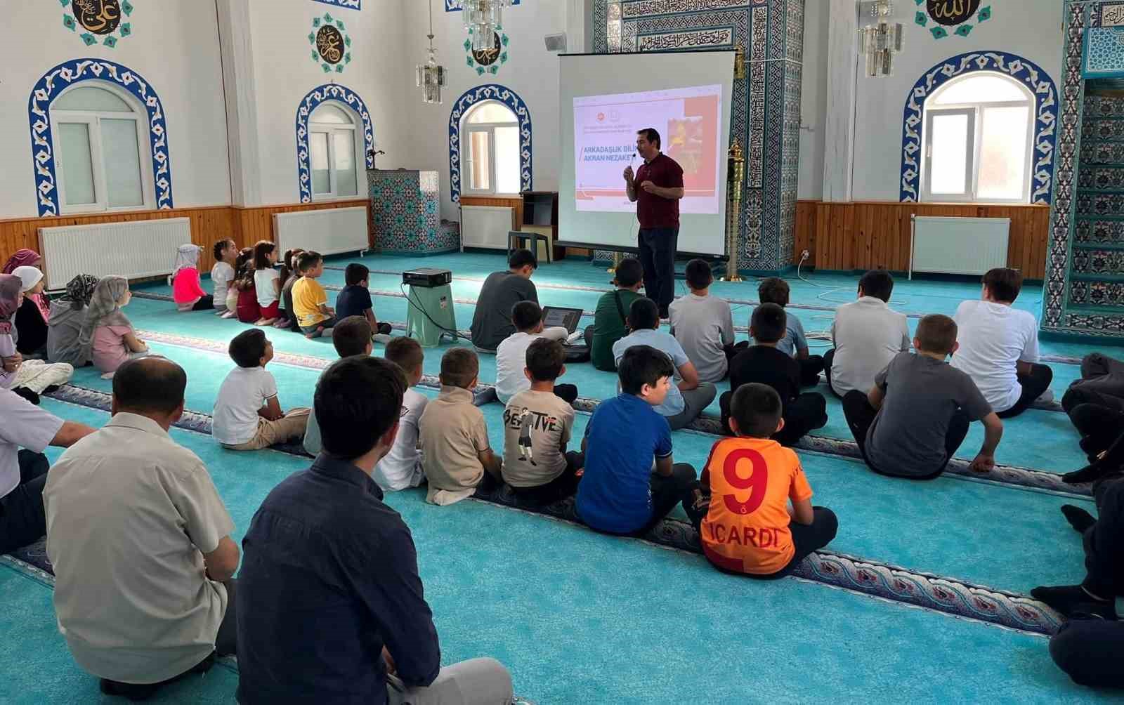 Hisarcık’ta Yaz Kur’an Kurslarında öğrenciler bilinçlendiriliyor