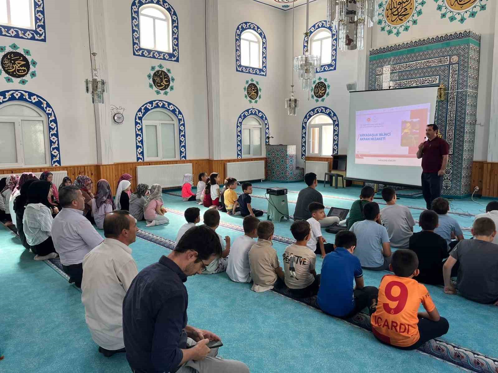 Hisarcık’ta Yaz Kur’an Kurslarında öğrenciler bilinçlendiriliyor