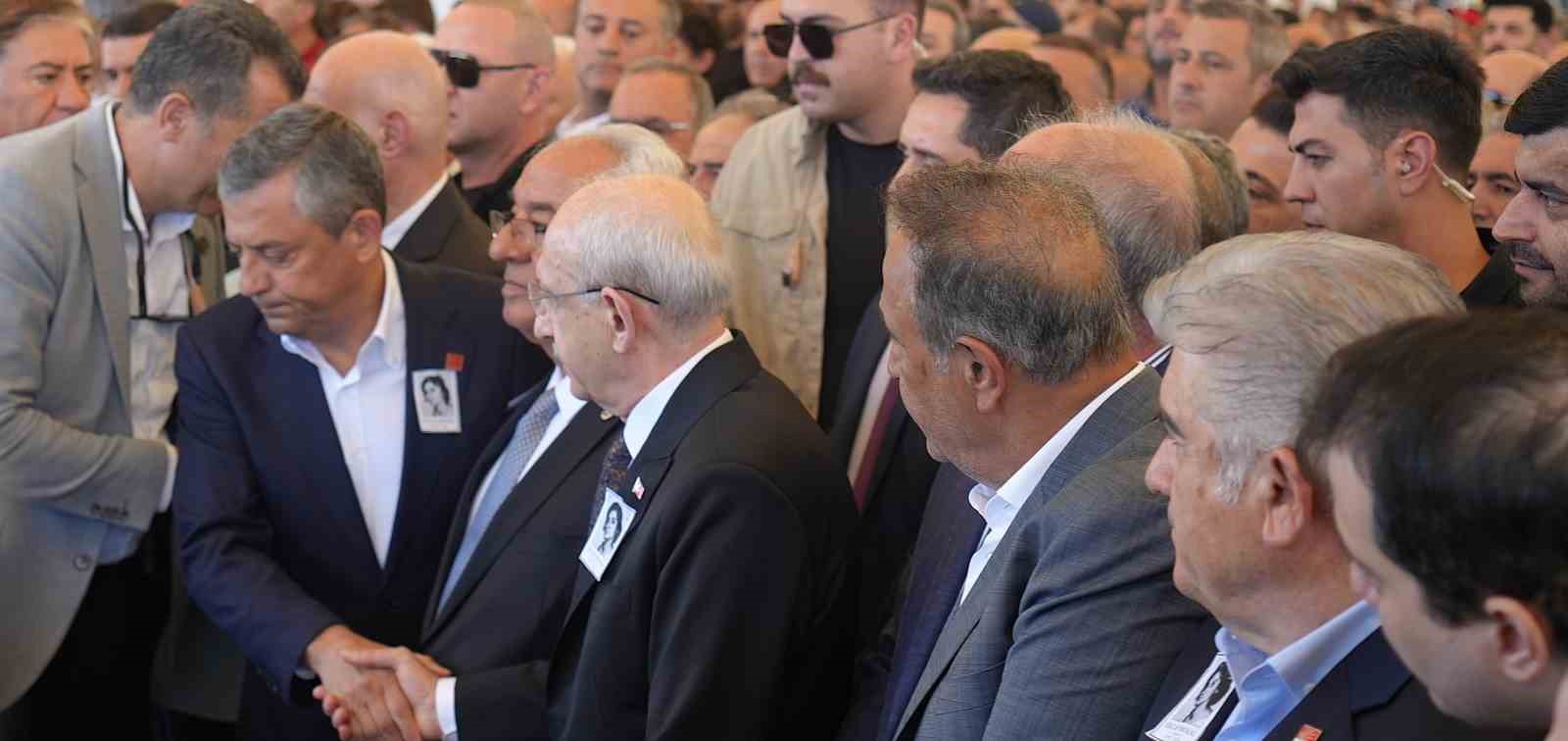 Eski CHP Genel Başkanı Deniz Baykal’ın eşi Olcay Baykal, toprağa verildi