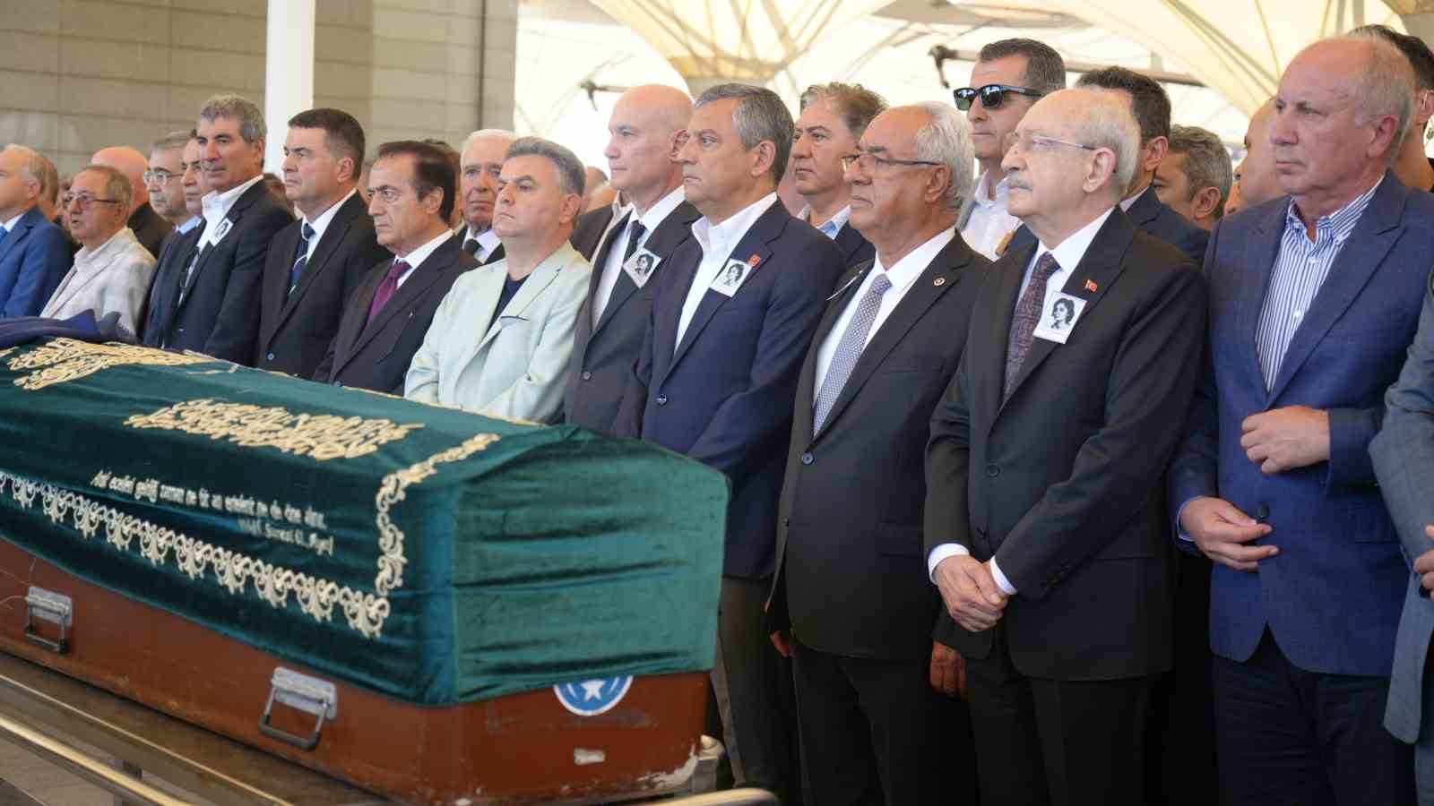 Eski CHP Genel Başkanı Deniz Baykal’ın eşi Olcay Baykal, toprağa verildi