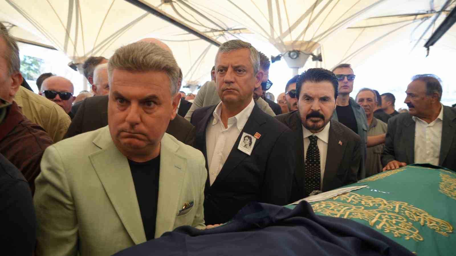 Eski CHP Genel Başkanı Deniz Baykal’ın eşi Olcay Baykal, toprağa verildi